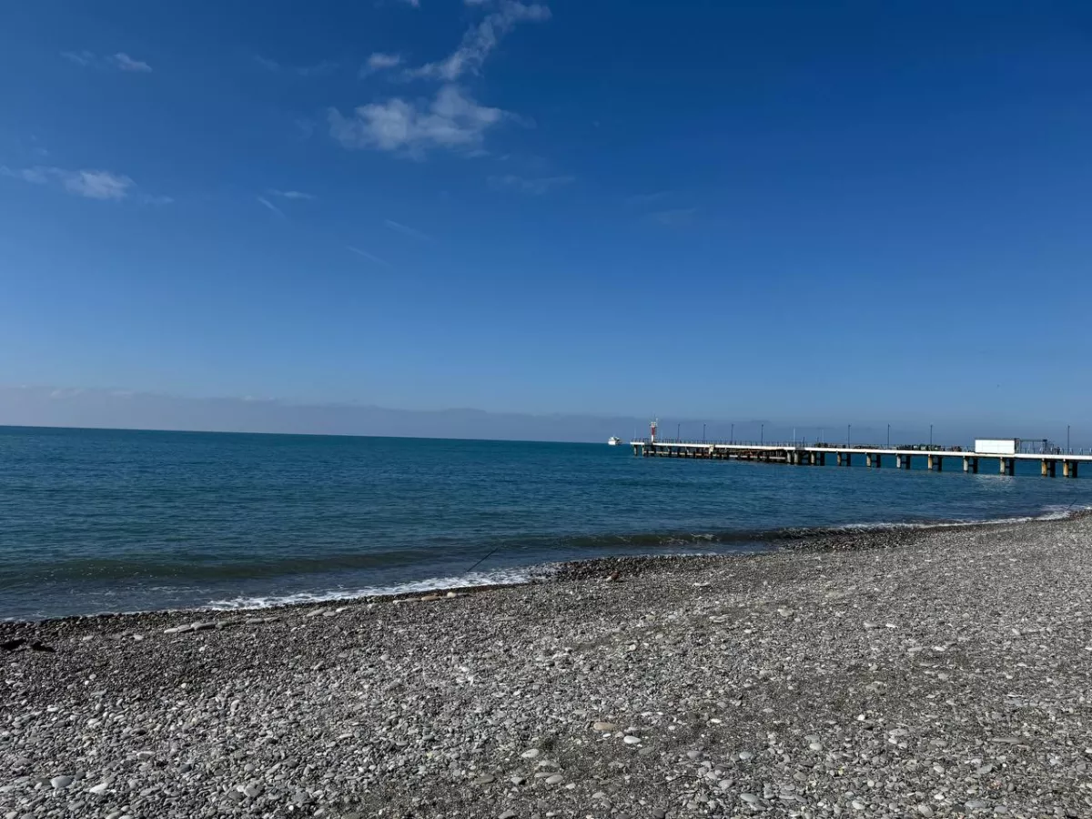 Лучшие пляжи Лазаревского для семей с детьми в 2026 году